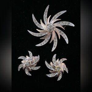 Vintage Sarah Coventry Rhinestone Starburst Brooch & Earrings Set signed